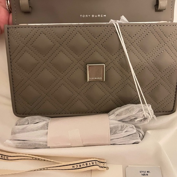 Tory Burch Fleming Matte Wallet on Chain Crossbody Clutch Gray Heron - Picture 9 of 10